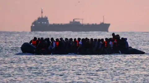 First Migrant Deported to France Under Recent ‘One In, One Out’ Agreement