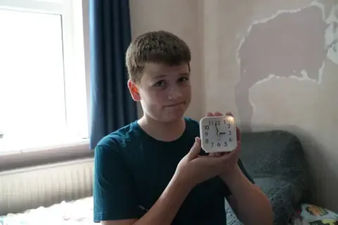 Teens Transform Their Bedrooms Into Digital-Free Zones: Revealing Findings
