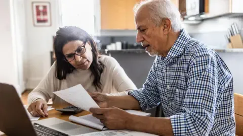Government Pension Expected to Rise by Nearly 5% Starting in Spring